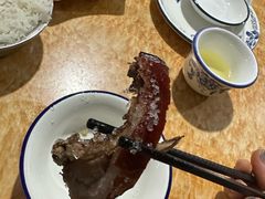 -黄记四更烤乳猪店