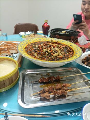 来南开李家大院打卡了，推荐大家吃烤鸭了酥不腻啊好吃