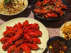 -巴厘龙虾·榜首油焖大虾(音乐学院·沿江酒馆店)