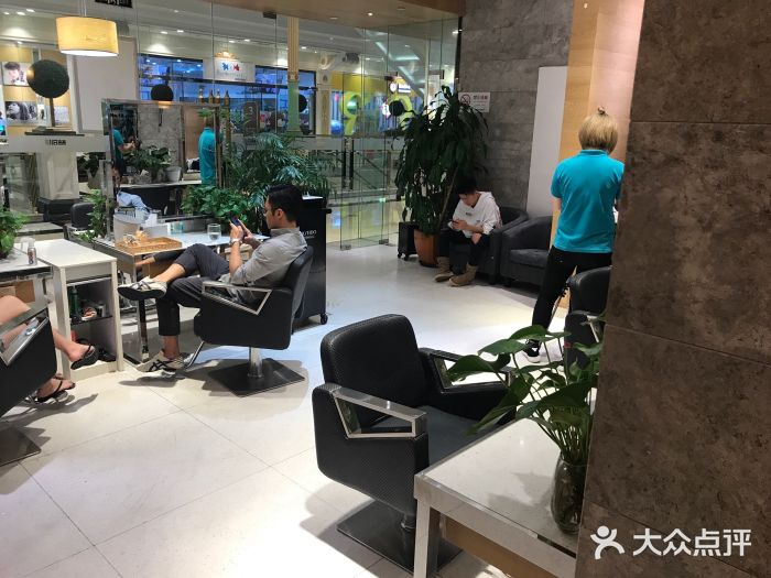 梵创造型(环球港店)图片