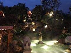 -七彩云南古滇温泉山庄
