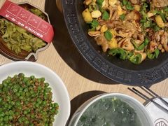 -聚鑫朋酸菜肥肠(文艺路口店)