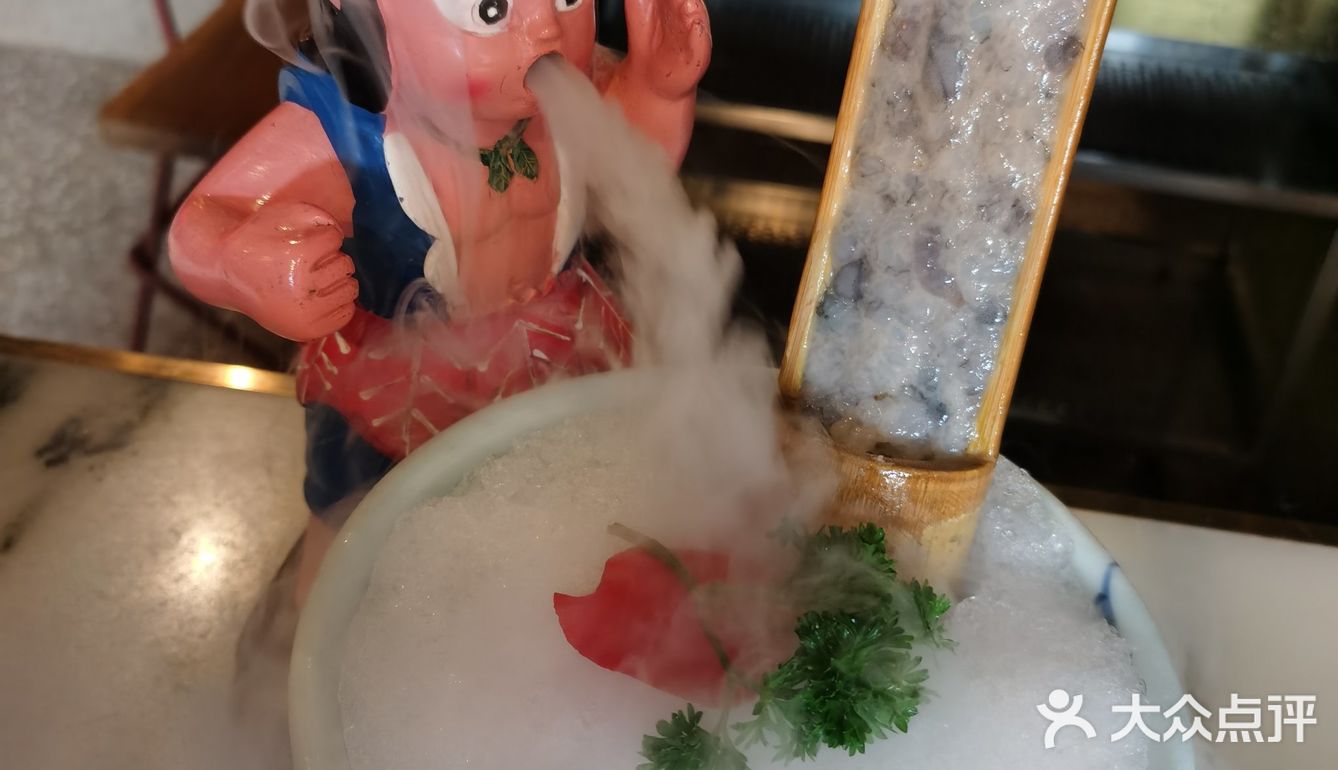 骨头煲不错，套餐也很划算，两个人吃很饱