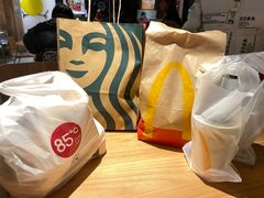 -星巴克臻选(上海虹桥新天地三店)