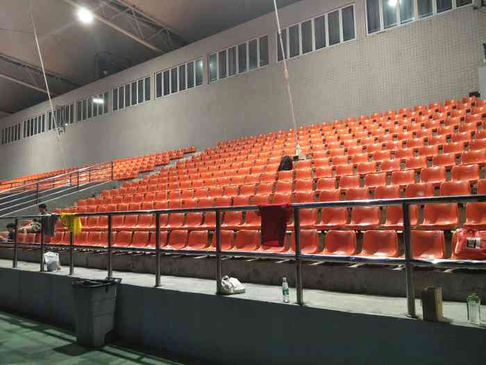 深圳大学体育场-"深圳大学体育馆,在深圳大学里面,靠近门口.