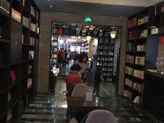 -钟书阁(松江泰晤士小镇店)