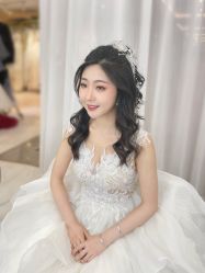 -现代经典婚纱摄影