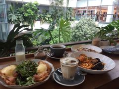 -ROAST coffee & eatery