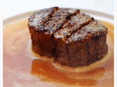 “巴黎餐厅”特色黑胡椒澳洲和牛牛脊排-AZUR聚(香格里拉饭店)