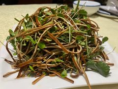 香椿苗拌黑豆腐丝-新侨小馆(东直门北小街店)