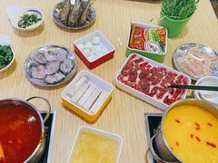 -杨老板·海鲜集市火锅·鲜切牛肉(中防万宝店)