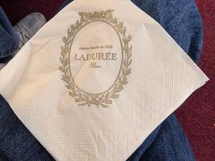 -ladurée(戴高乐机场T 2F店)