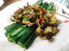 -巷子里小酒馆(繁荣路店)