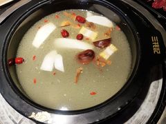 菌汤锅-蜀滋香鲜鱼火锅(黄金路店)