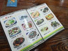 -亚忠小吃店(曾厝垵店)