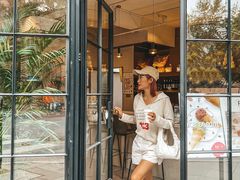 -Fridi Patisserie Cafe