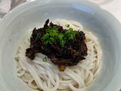 梅干菜扣肉拌粉-湘上湘(米其林餐厅-正大中心总店)