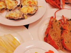 -大中华希尔顿酒店-念自助餐·嗨啤·小龙虾