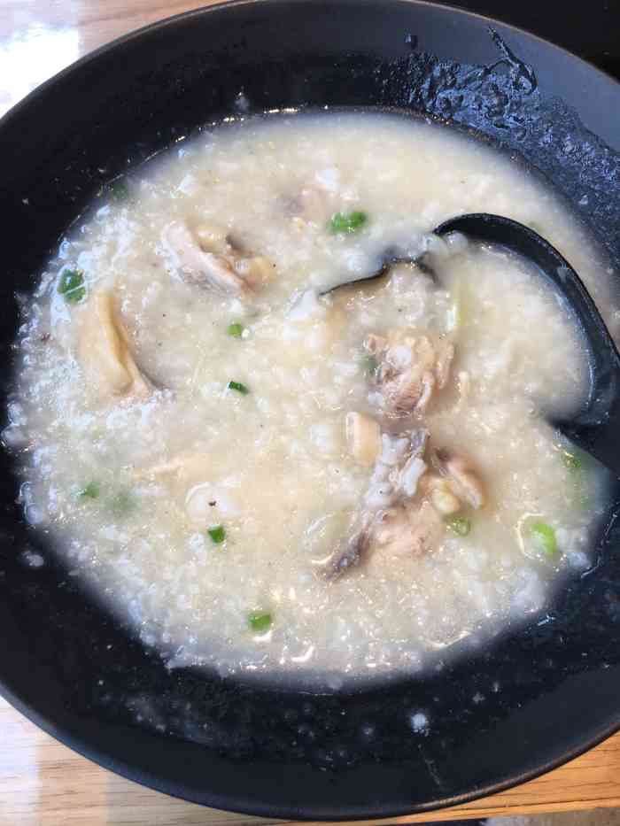 打分 一碗粥能数出来的5块鸡肉一个生蚝,29元.