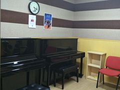 -柏斯音乐艺术中心·钢琴·吉他(上音店)