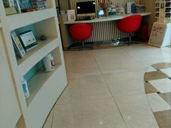 -瑞尔齿科(上海长风大悦城店)