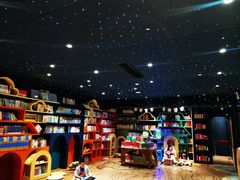 -钟书阁(珍园店)