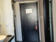 -桔子酒店(上海西藏北路地铁站店)