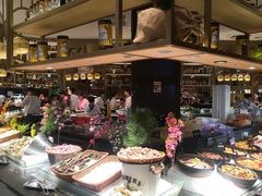 自助取餐区-钱小奴海鲜自助黑金店(杭州滨江龙湖店)