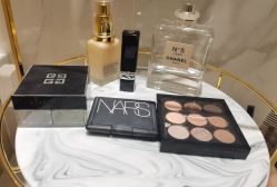 -香港倾城国际·美容美体中心