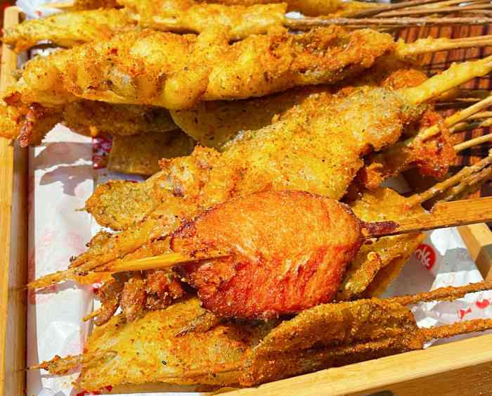 老军营炸串社-"老军营这个ip搬进了商场,创意满分.装修.