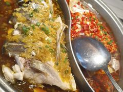 -阿瓦山寨·湘菜现炒·剁椒鱼头王(咸阳总店)