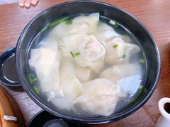 三鲜大馄饨-万寿斋(山阴路店)