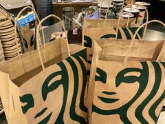 大堂-星巴克(湖州梅地亚广场店)