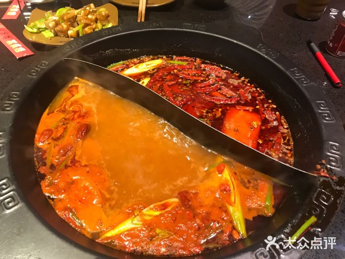 宽板凳老灶火锅(保福寺店)鸳鸯锅底图片