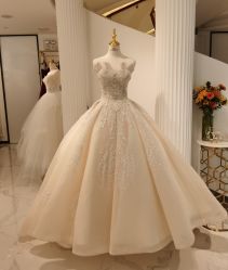 点击看大图 -GRACE KELLY婚纱与礼服(北京店)