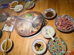 -洱火云南酸菜牛肉火锅(石景山当代商城店)