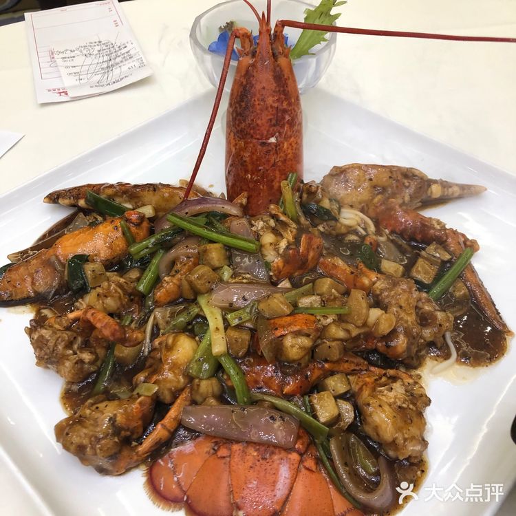 最近的一家离家就一站地铁路程，蹭蹭蹭就到啦