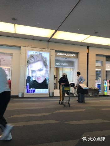 凡事看到大声说话的都是咱国人，国人超多