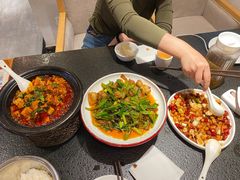 -万重锦·人文川菜馆(骡马市店)