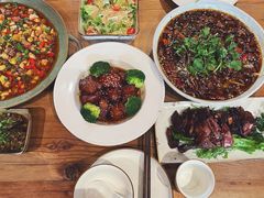 外婆家的红烧肉-悦哉·派对·草坪婚礼·围炉煮茶(三圣乡店)