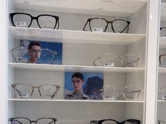 -天空之镜眼镜店蔡司依视路授权店(天通苑店)