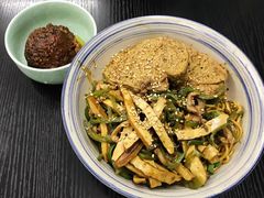青椒干子肉丝-一味老卤面(大石桥店)