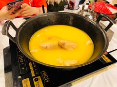 -鲜入围煮花胶鸡海鲜火锅