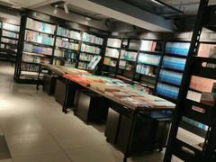 -新华书店(泉城路店)