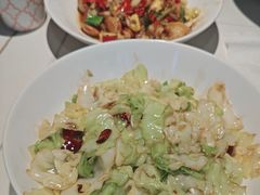-阿瓦山寨·湘菜现炒·剁椒鱼头王(咸阳总店)