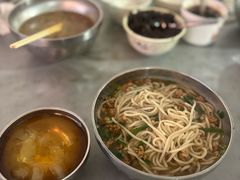 -正宗杨记普洱酸醋米线(总店)