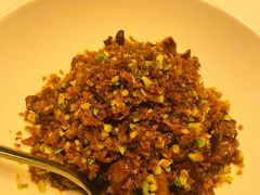 白辣椒炒卤肥肠-院里寻菜·精致庭院菜(观沙岭店)