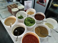 沾片子的调料台-徐沟贾记灌肠(总店)
