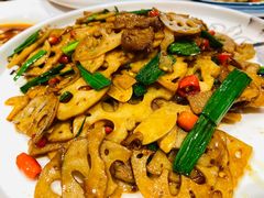 -有红鸡毛店·川菜(建设路店)