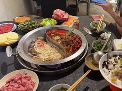 -四小区火锅·巷子里的重庆火锅(花照壁店)